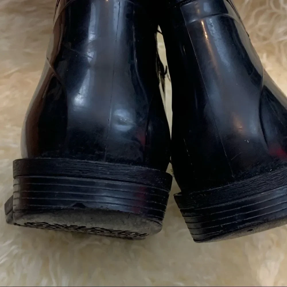 Michael Kors girl’s Shana zipper rain boots 5